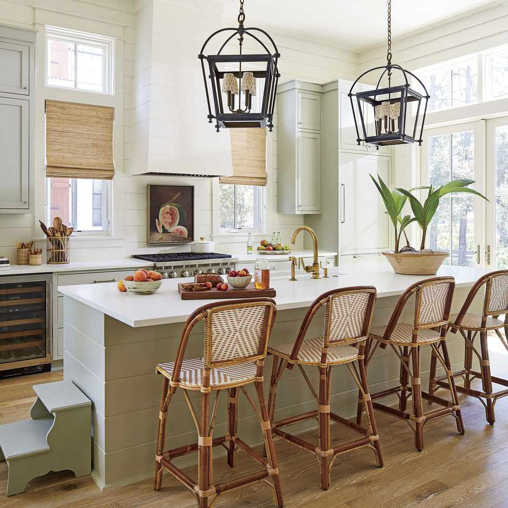 Glittering Grandeur: Unveiling the Timeless Beauty of Antique Gold Light Fixtures